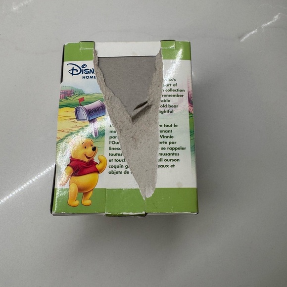 Valentines February Winnie the Pooh figurine - Picture 3 of 5